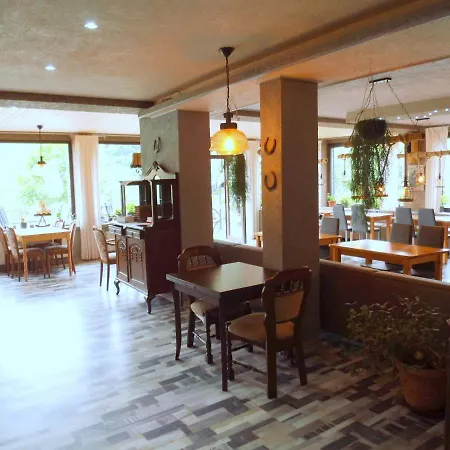 Restaurant Zum Valwiger Herrenberg Pensjonat 3*