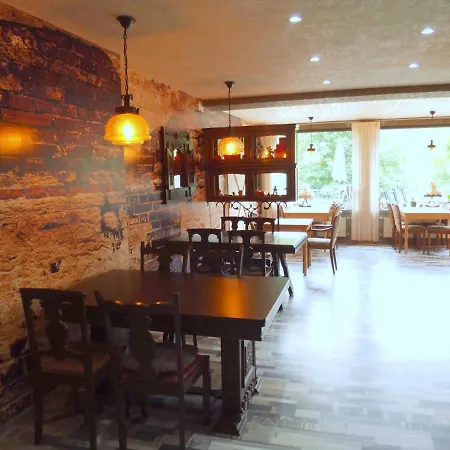 Restaurant Zum Valwiger Herrenberg Pensjonat 3*