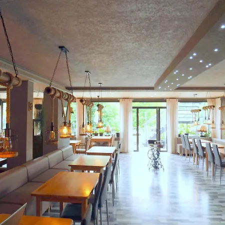 苏姆瓦维格海蓝博格餐厅酒店