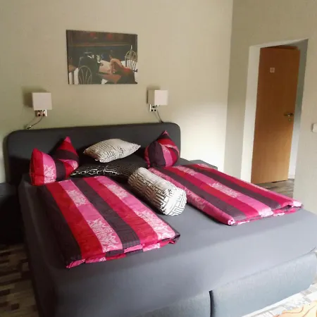 Restaurant Zum Valwiger Herrenberg بيت ضيافة