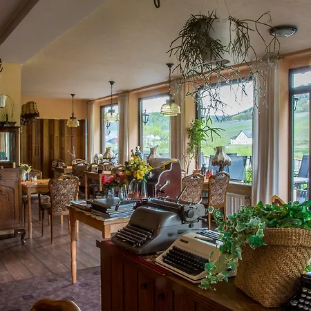 Pensjonat Restaurant Zum Valwiger Herrenberg Valwig