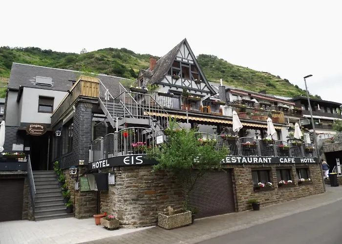 Restaurant Zum Valwiger Herrenberg 招待所 3*