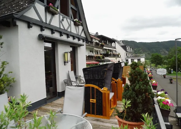 Restaurant Zum Valwiger Herrenberg 3* 瓦尔维熙