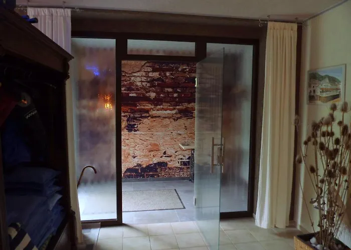 Restaurant Zum Valwiger Herrenberg 招待所 瓦尔维熙