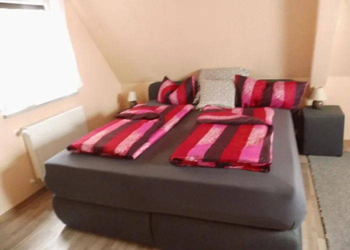 Restaurant Zum Valwiger Herrenberg 招待所