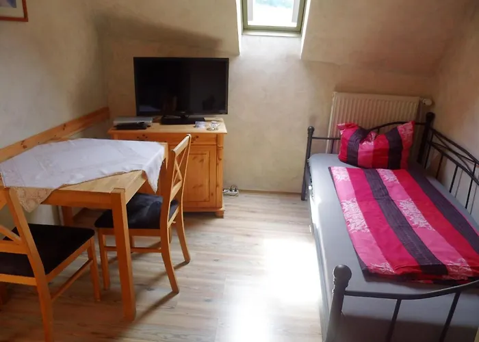 Restaurant Zum Valwiger Herrenberg 招待所