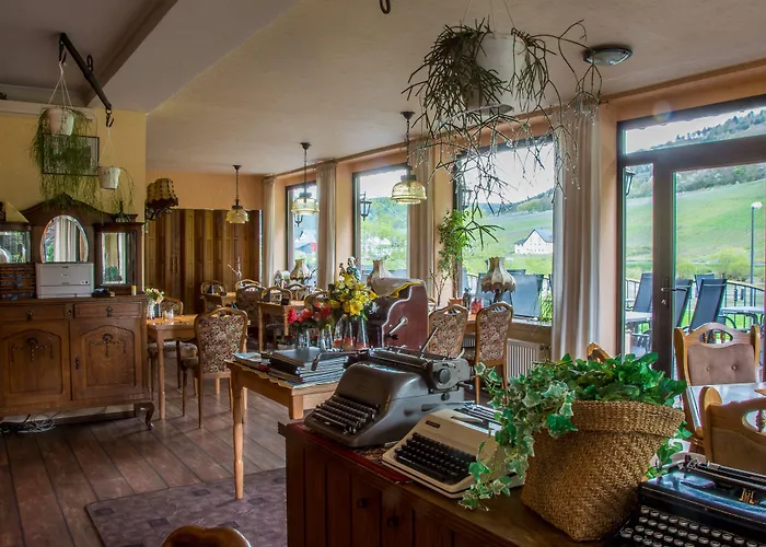 招待所 Restaurant Zum Valwiger Herrenberg 瓦尔维熙