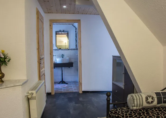 Restaurant Zum Valwiger Herrenberg 3* 瓦尔维熙