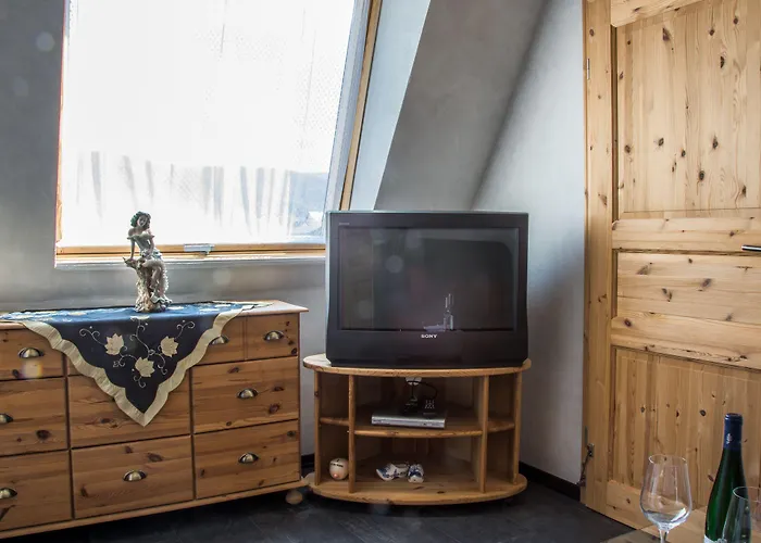 Restaurant Zum Valwiger Herrenberg 招待所 3*