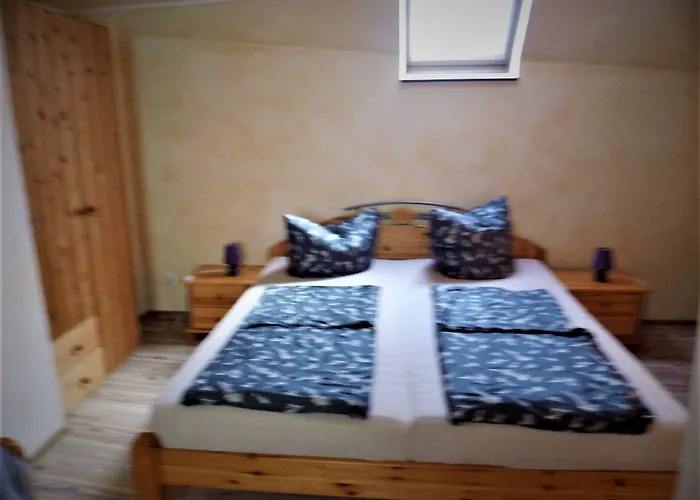 Restaurant Zum Valwiger Herrenberg 招待所 3*